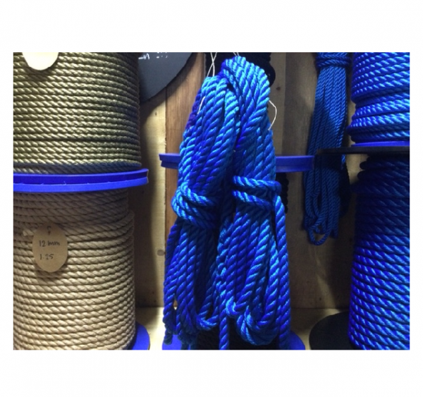2 x Landvast lichtblauw Multilon (PPMF) 7 meter lang 12 mm dik
